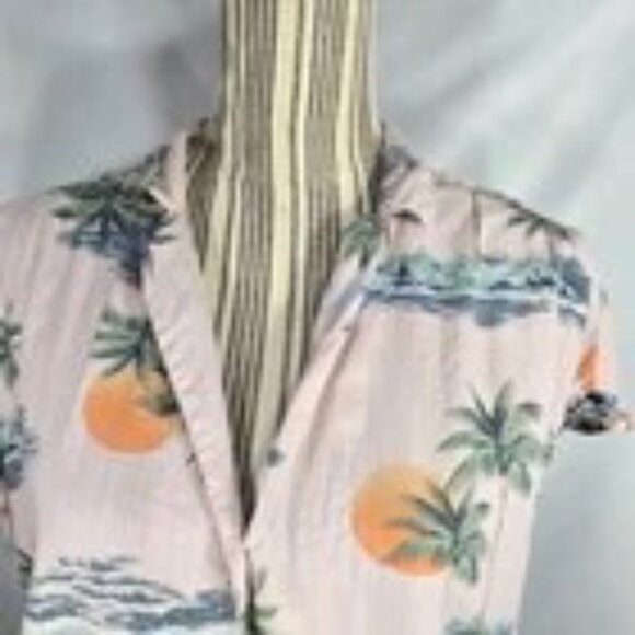 Old Navy Pink & Multi V Neck Button Down Cap Sleeve Hawaiian Shirt Size Medium - Picture 2 of 7
